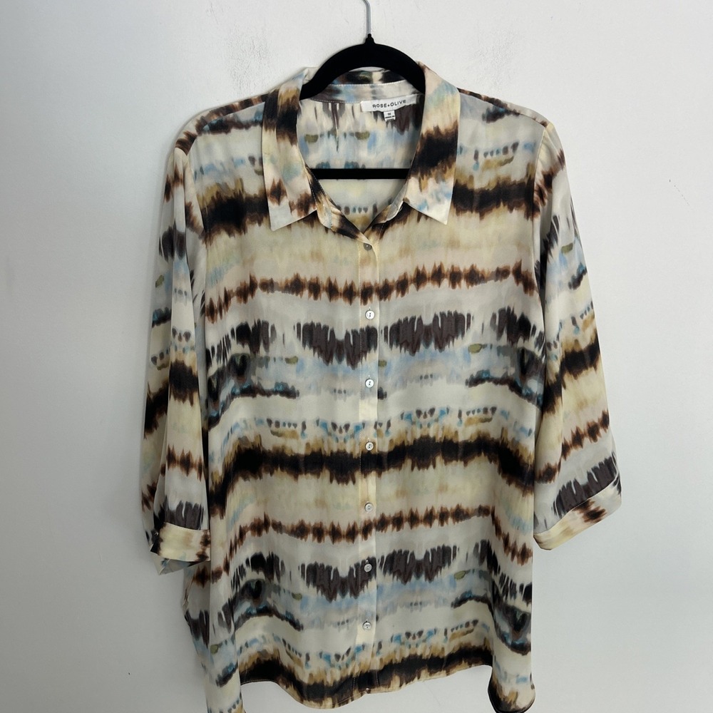 Rose Olive Women's 1Xโ Earthy Colors Tie-Dye Collared Button Up Light Blouse Art